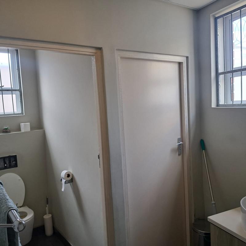 To Let commercial Property for Rent in Neave Industrial Eastern Cape